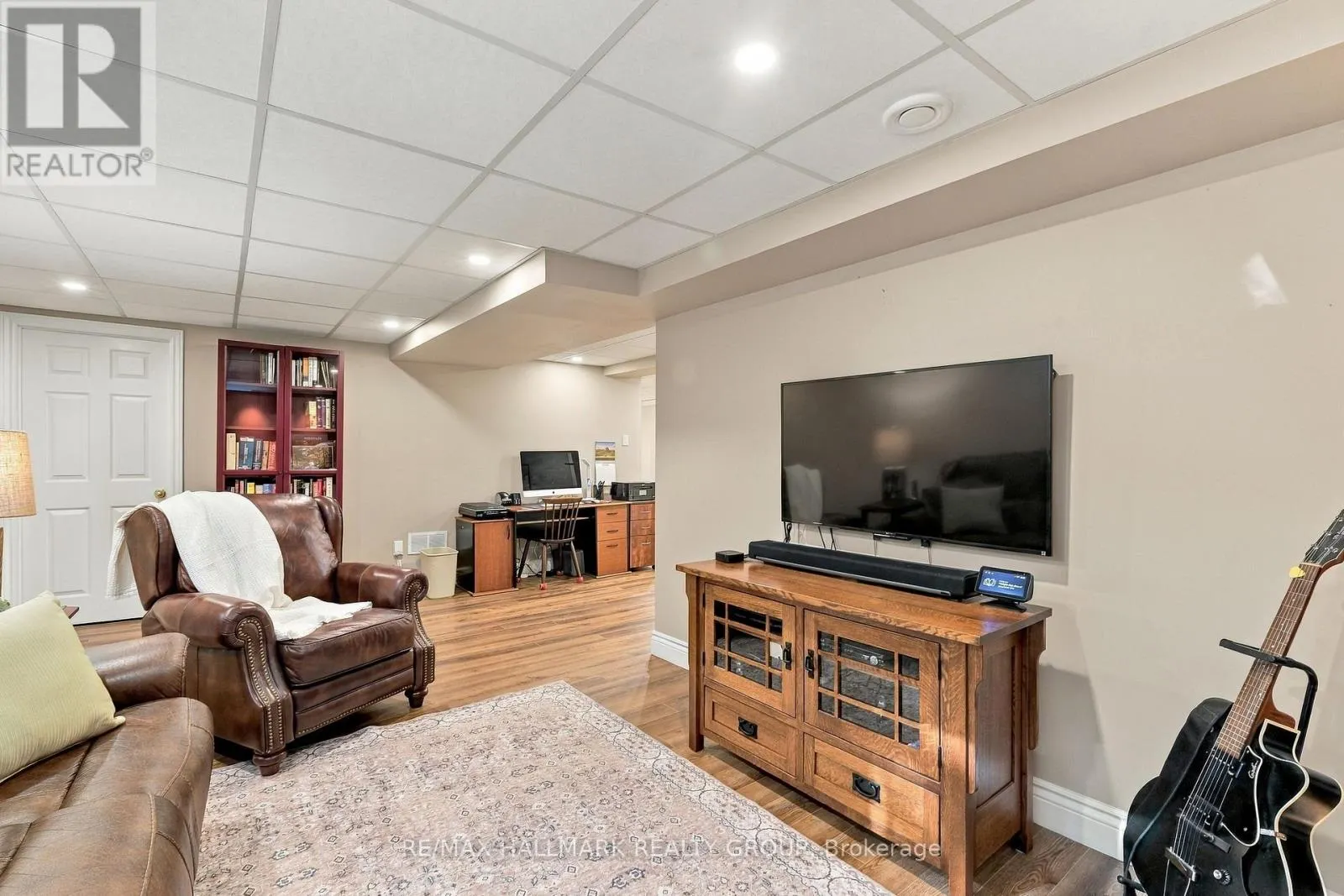 22 GRAND HARBOUR COURT