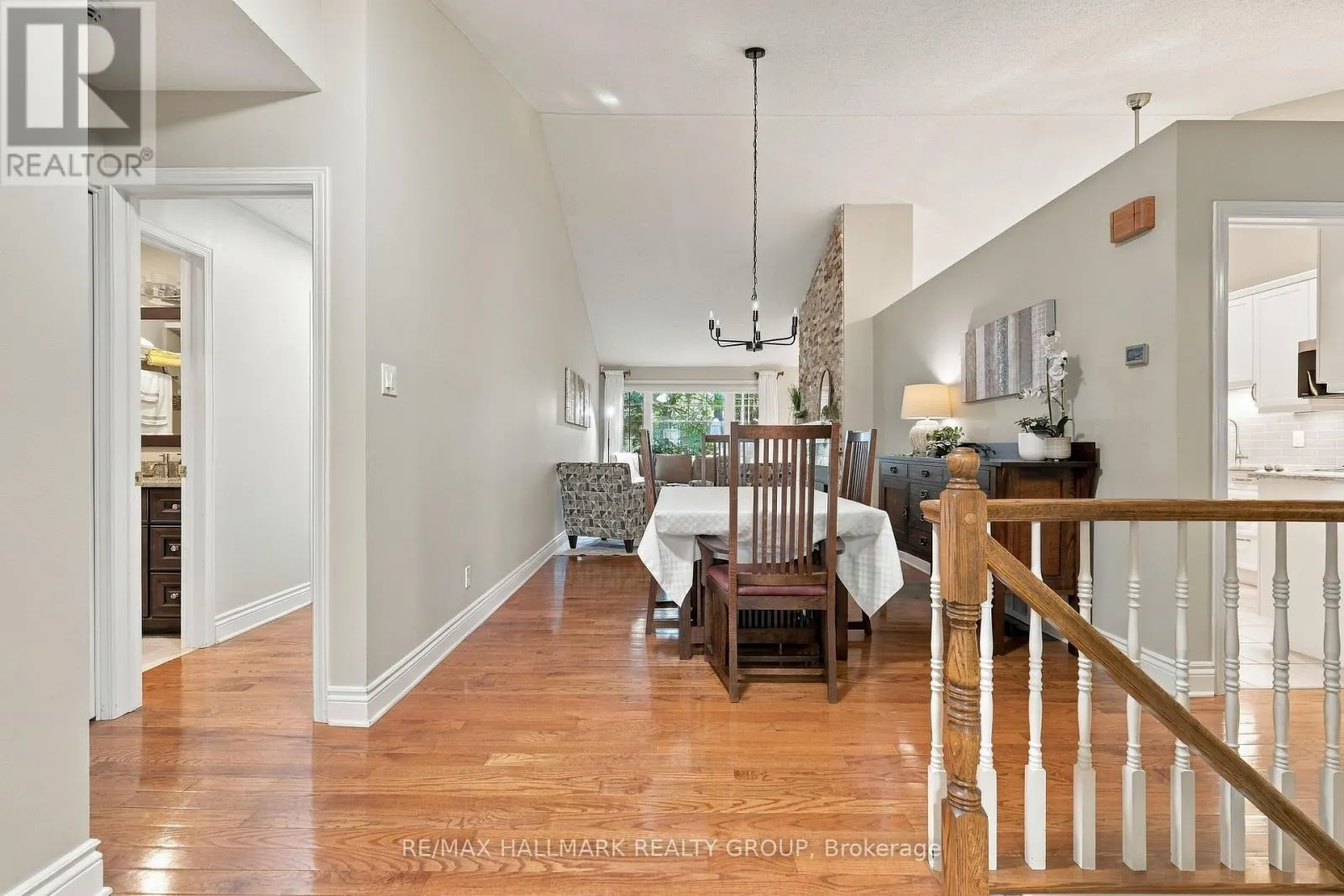 22 GRAND HARBOUR COURT