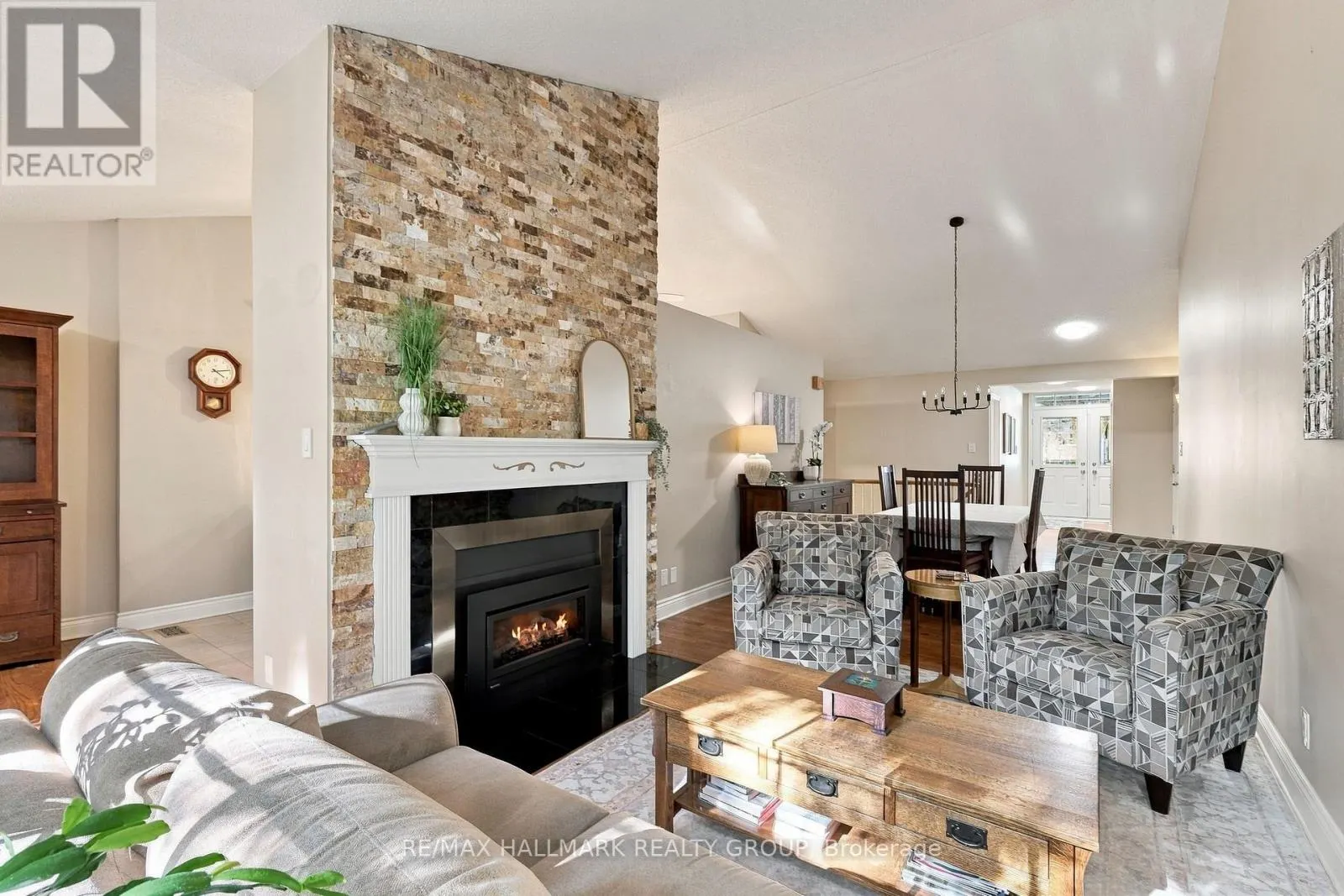 22 GRAND HARBOUR COURT