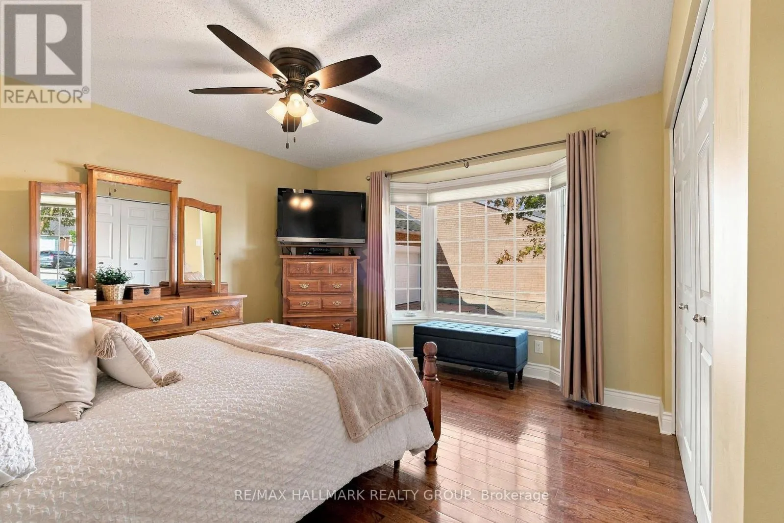 22 GRAND HARBOUR COURT
