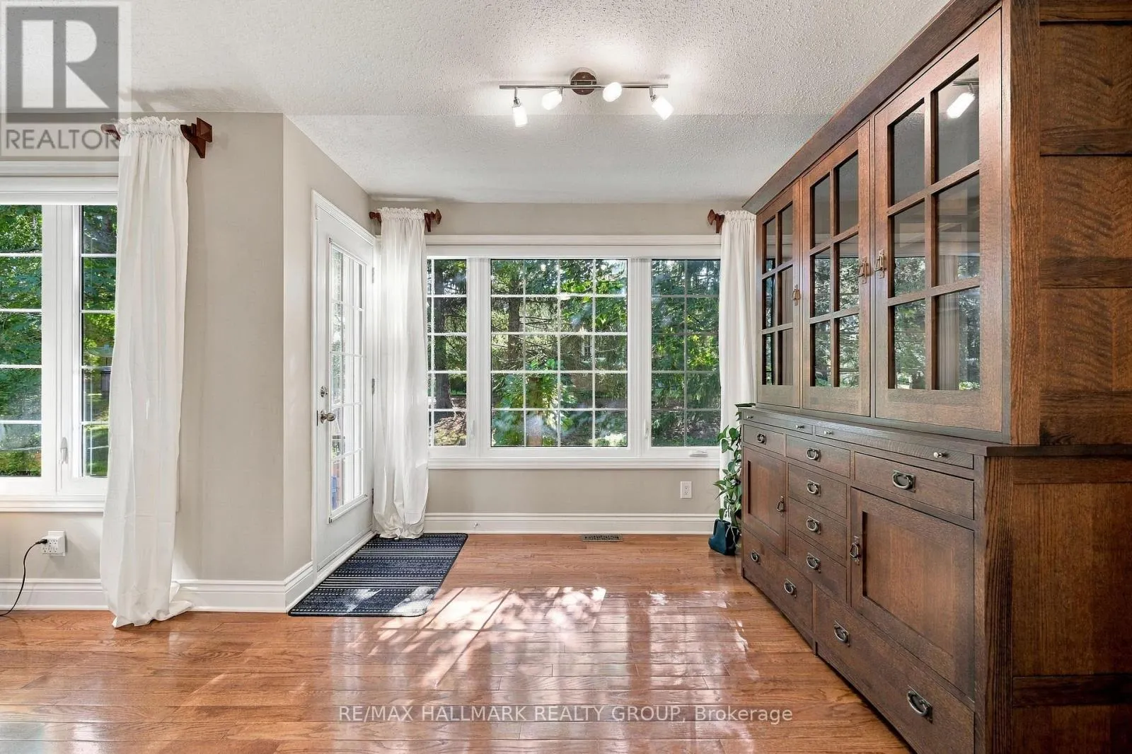 22 GRAND HARBOUR COURT
