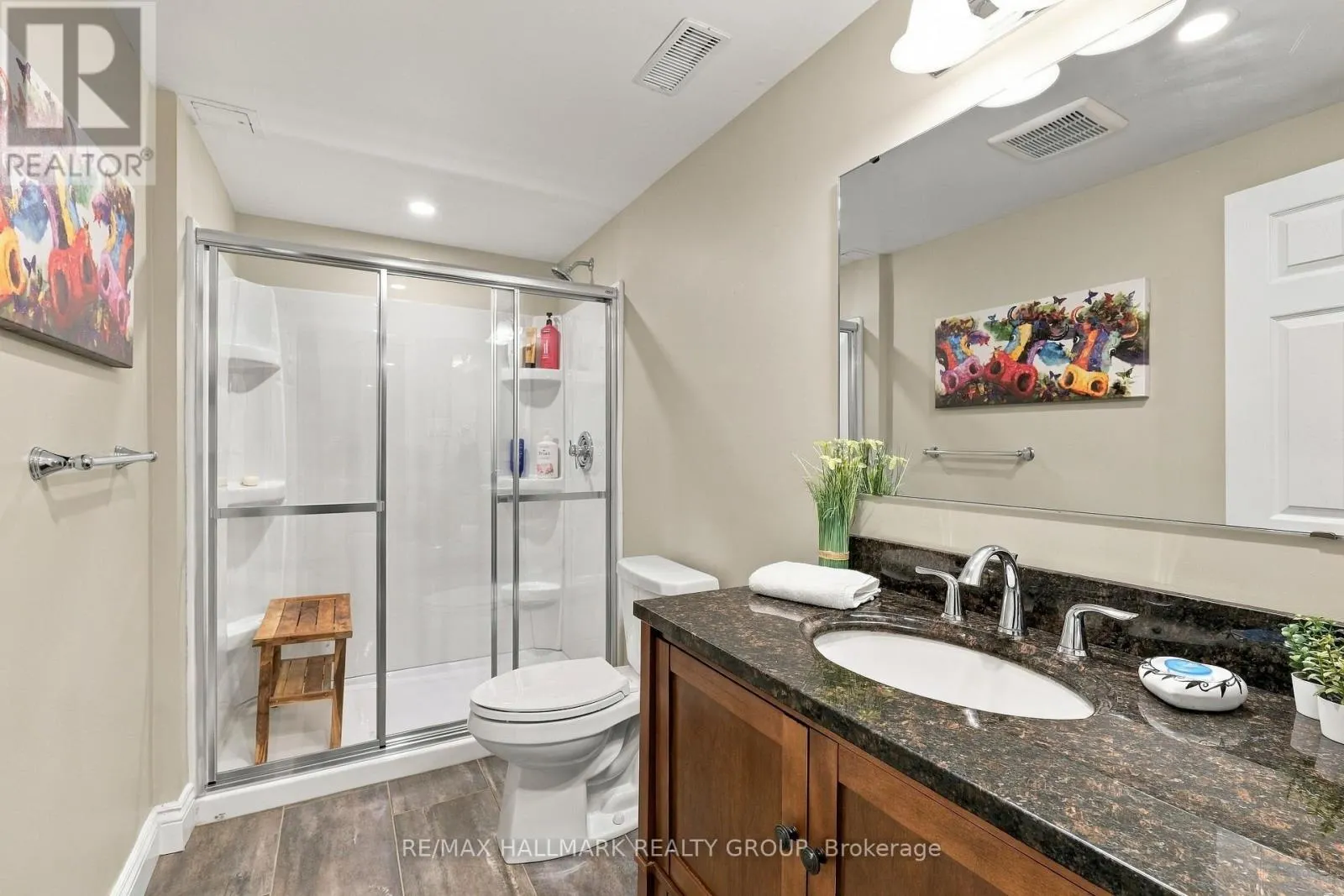 22 GRAND HARBOUR COURT