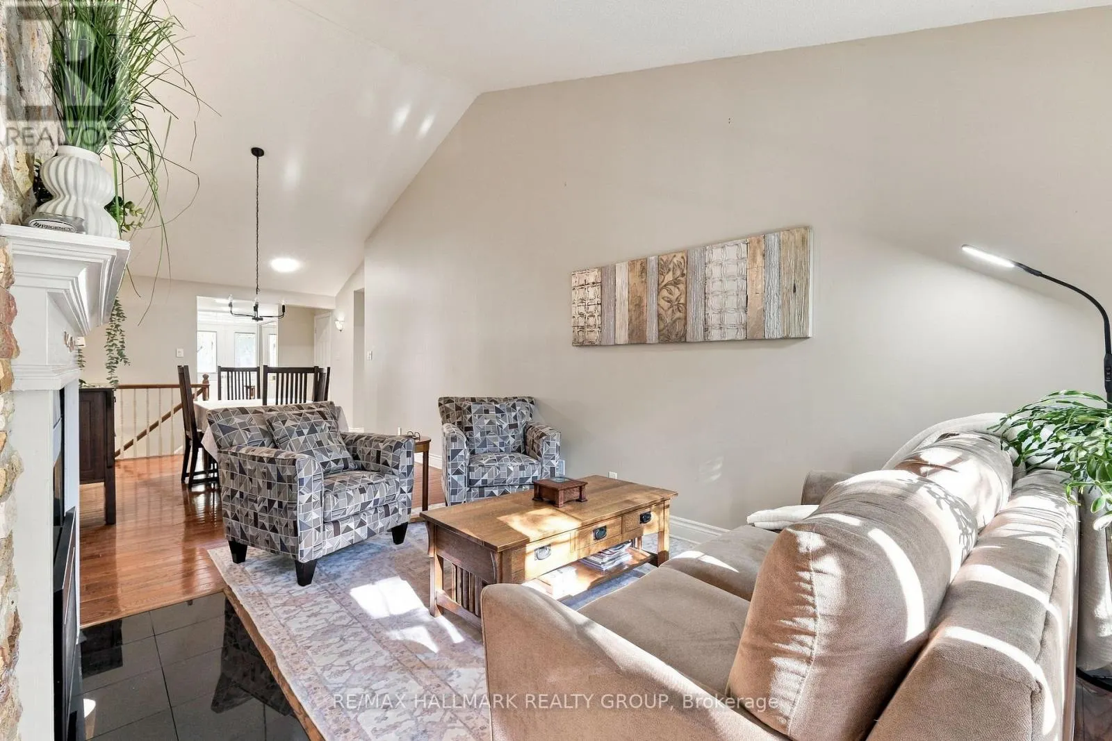 22 GRAND HARBOUR COURT