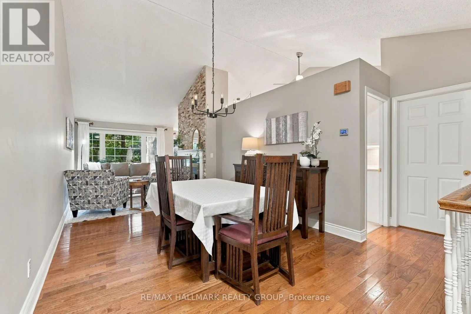22 GRAND HARBOUR COURT