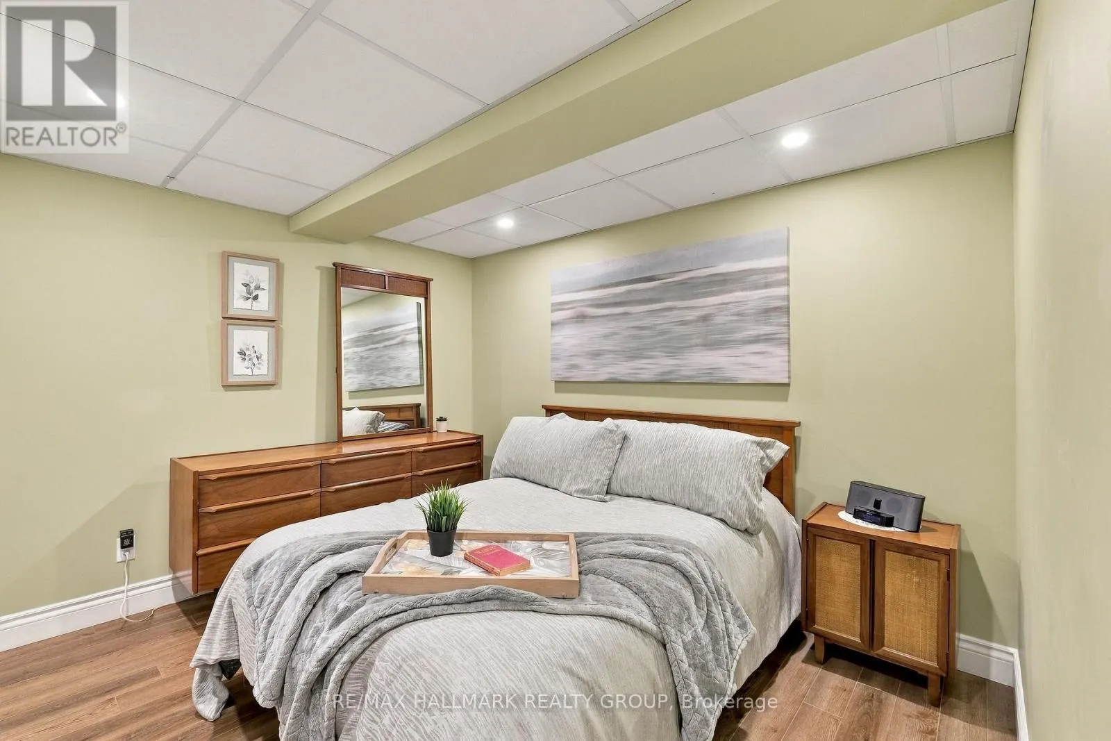 22 GRAND HARBOUR COURT