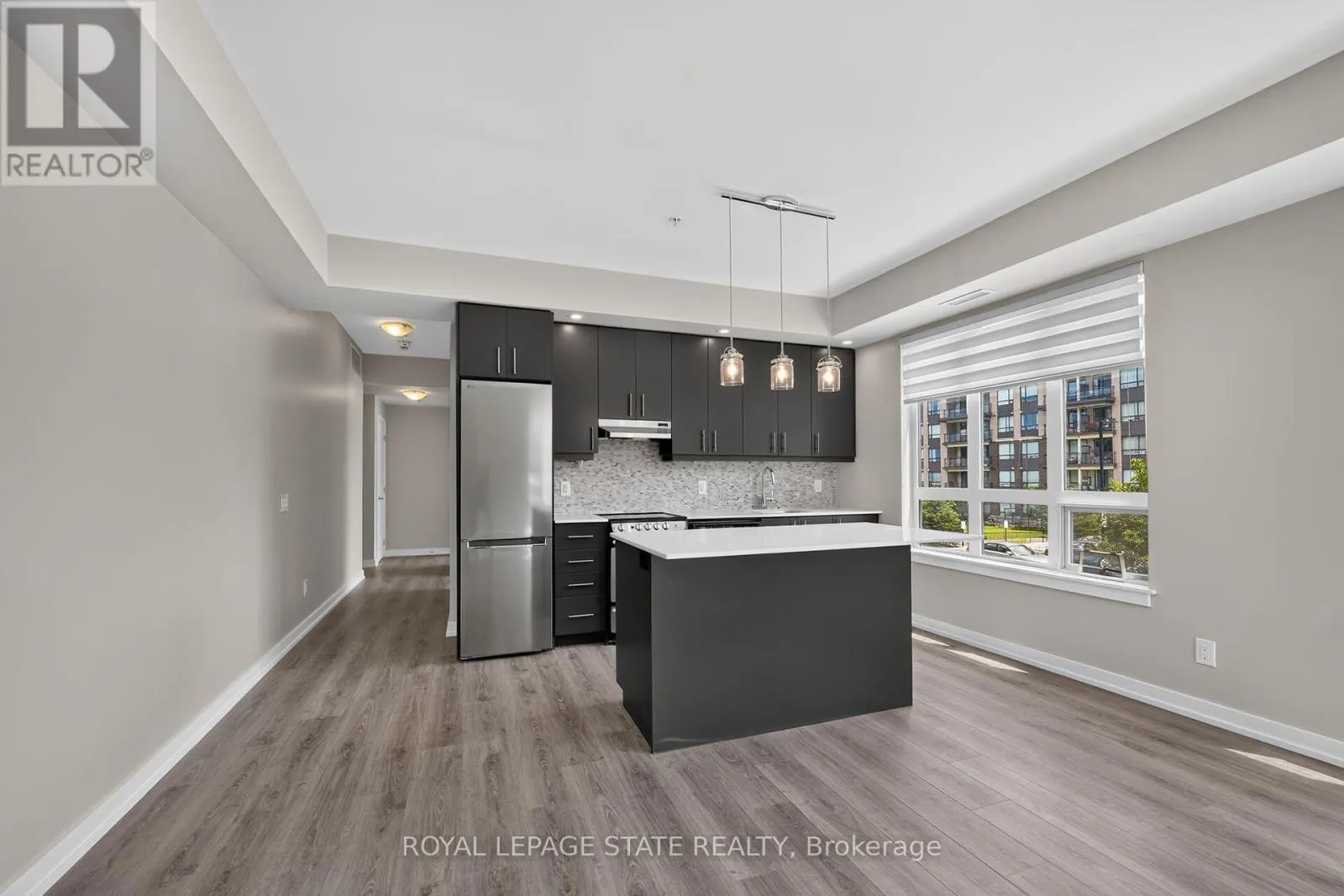 206 - 40 ESPLANADE LANE