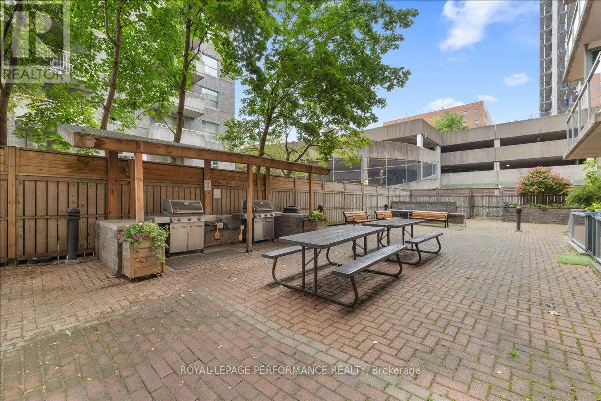 207 - 429 SOMERSET STREET W