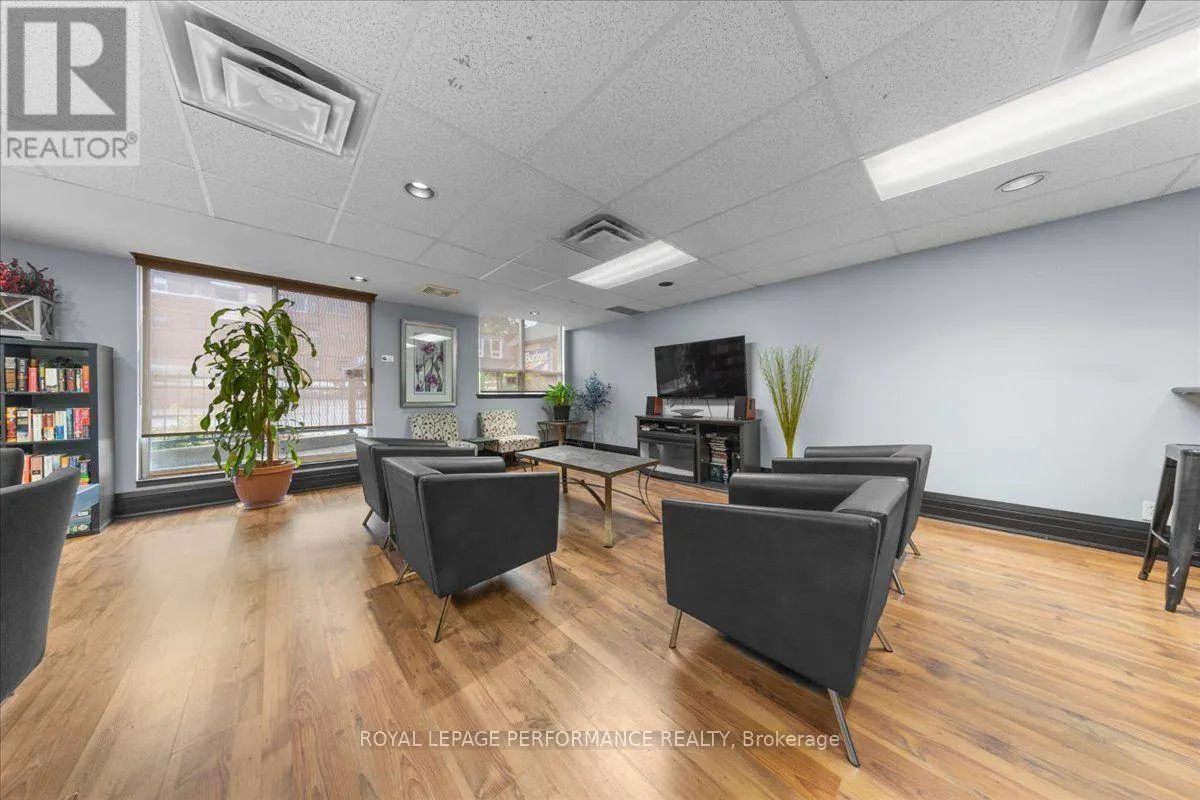 207 - 429 SOMERSET STREET W