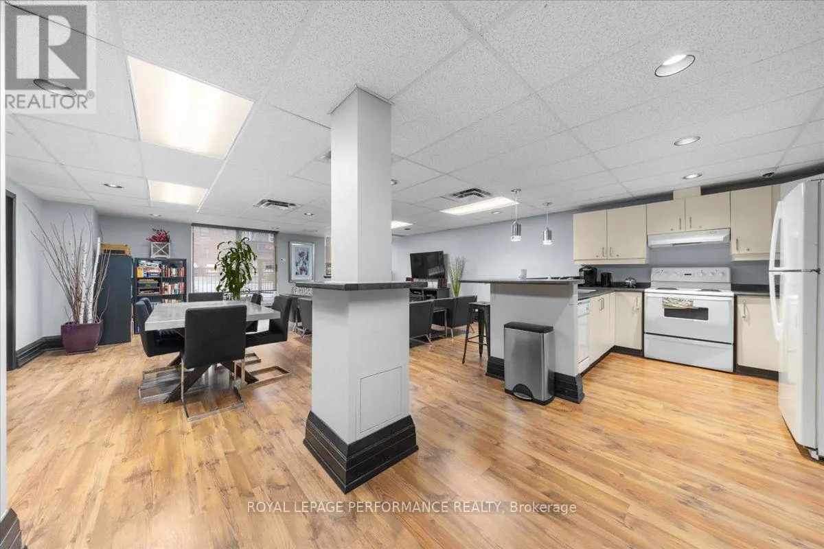 207 - 429 SOMERSET STREET W