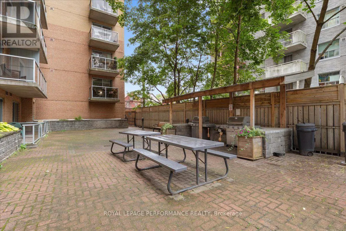 207 - 429 SOMERSET STREET W