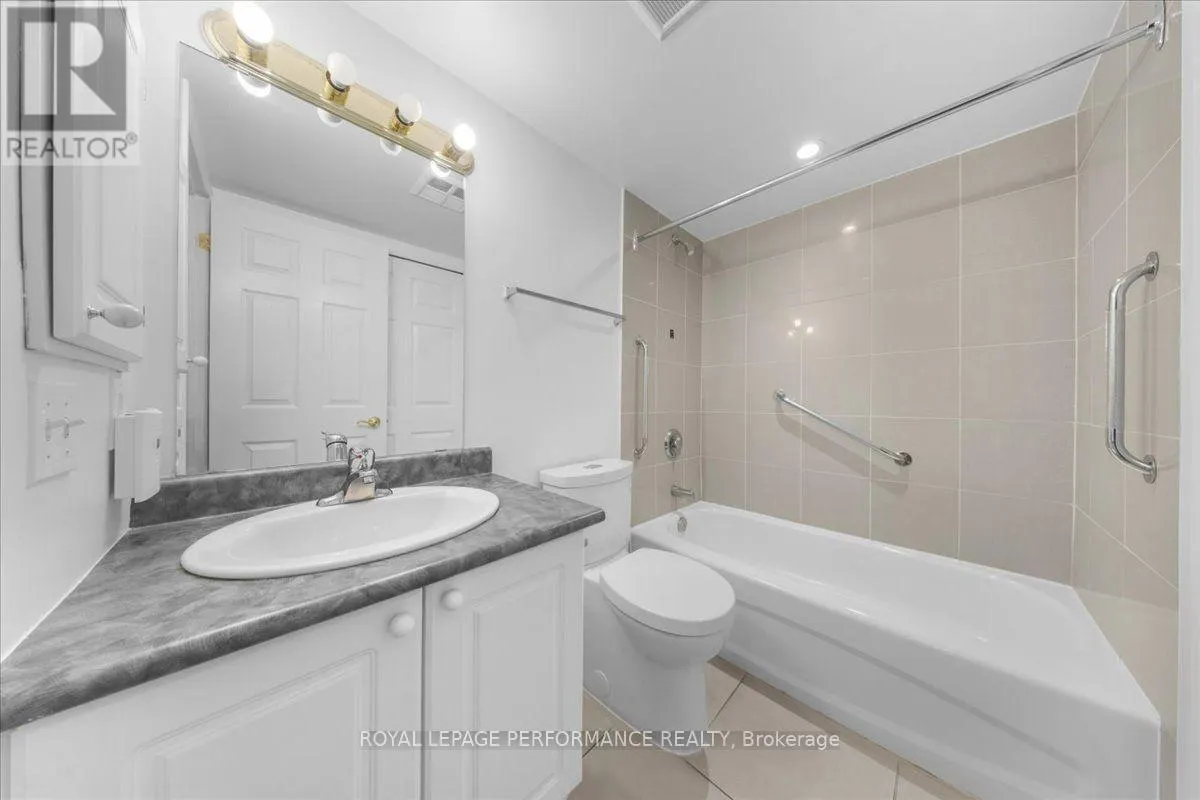 207 - 429 SOMERSET STREET W