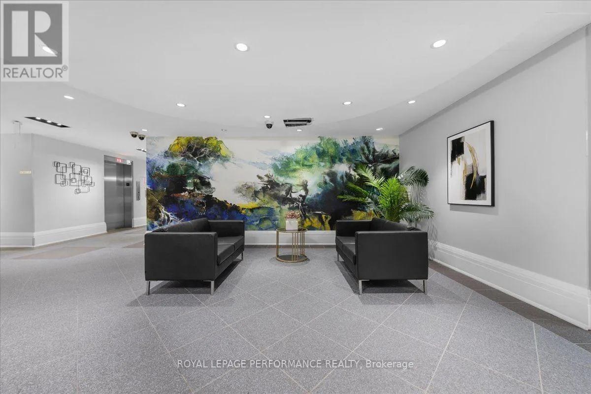 207 - 429 SOMERSET STREET W