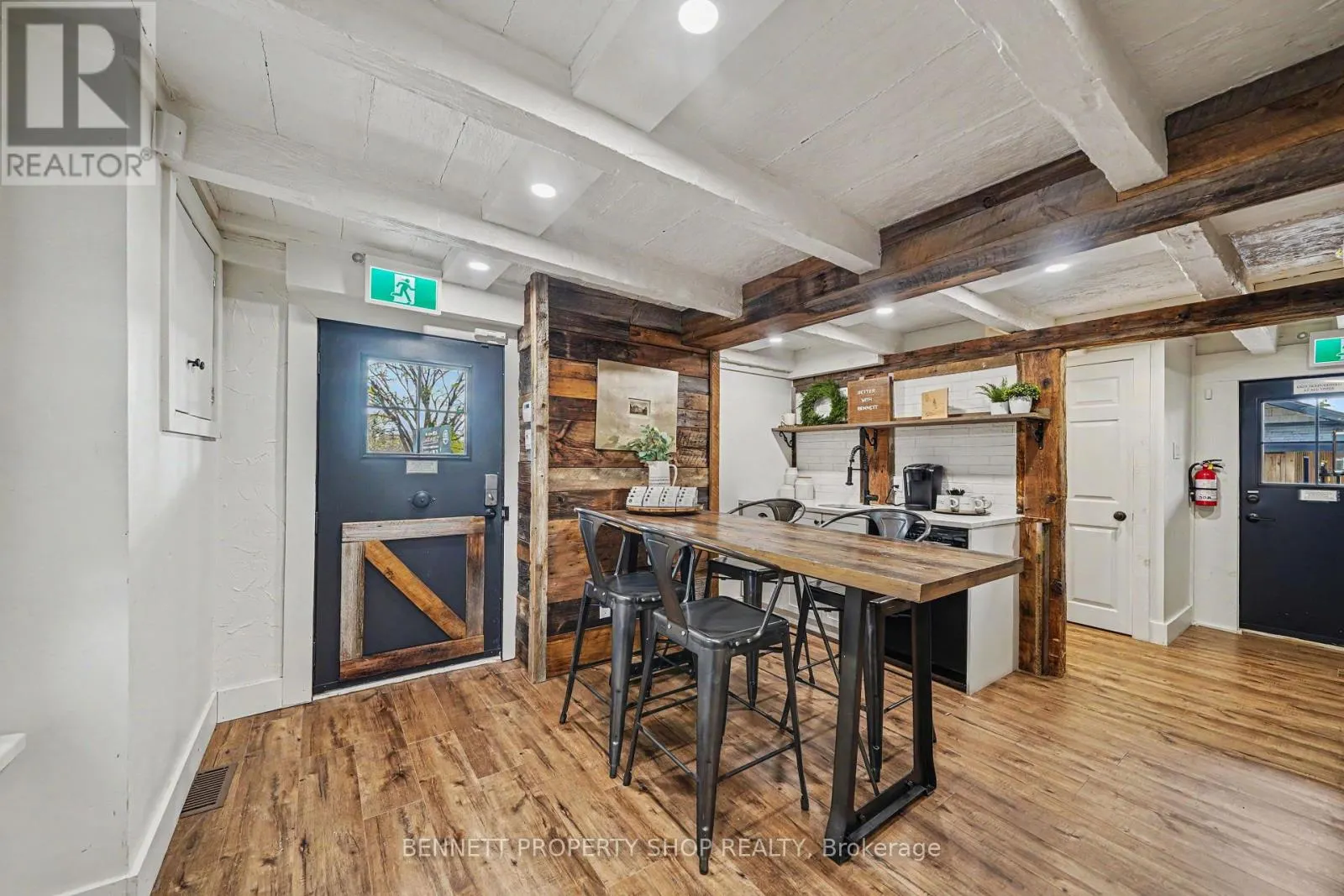 1194 CARP ROAD