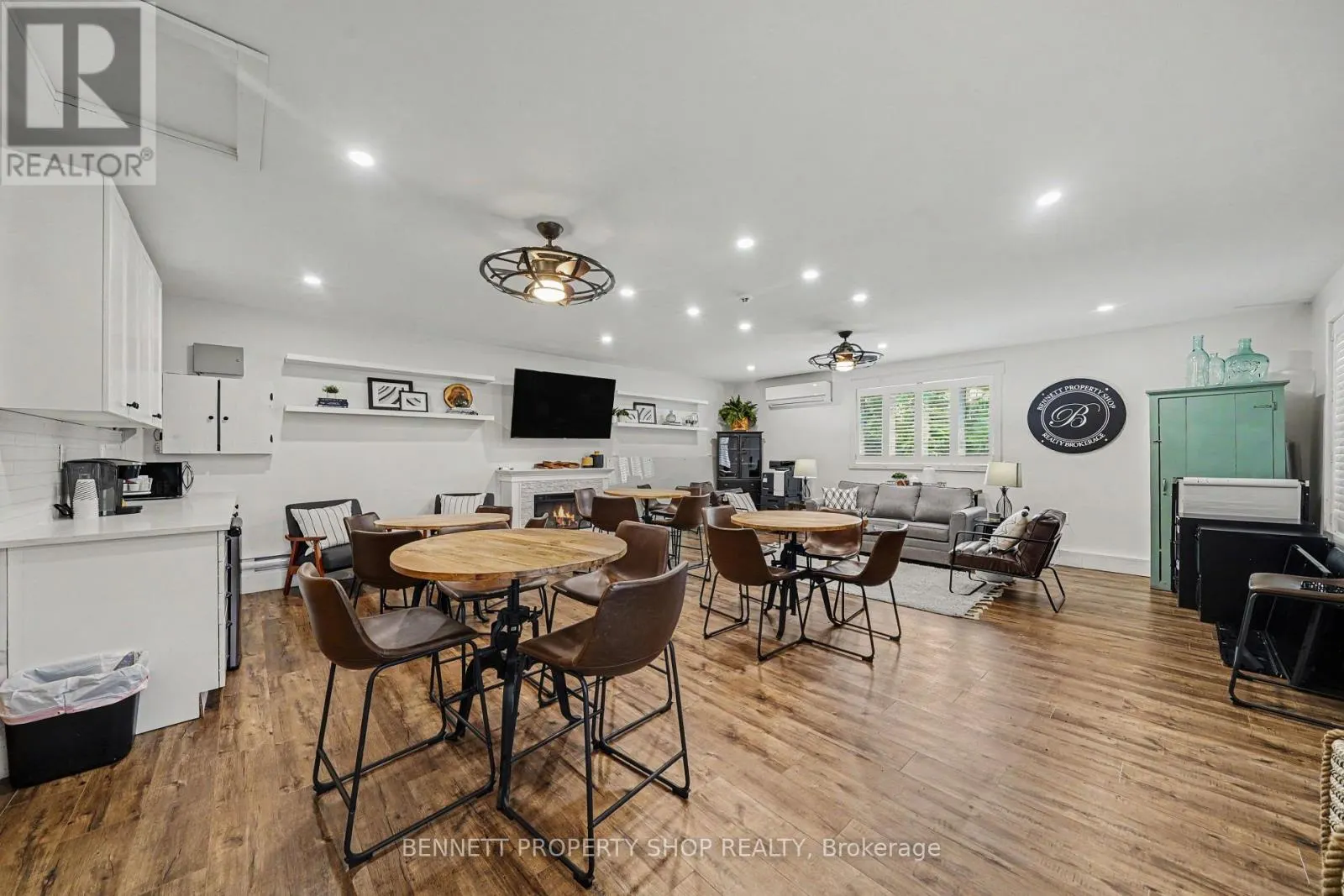 1194 CARP ROAD