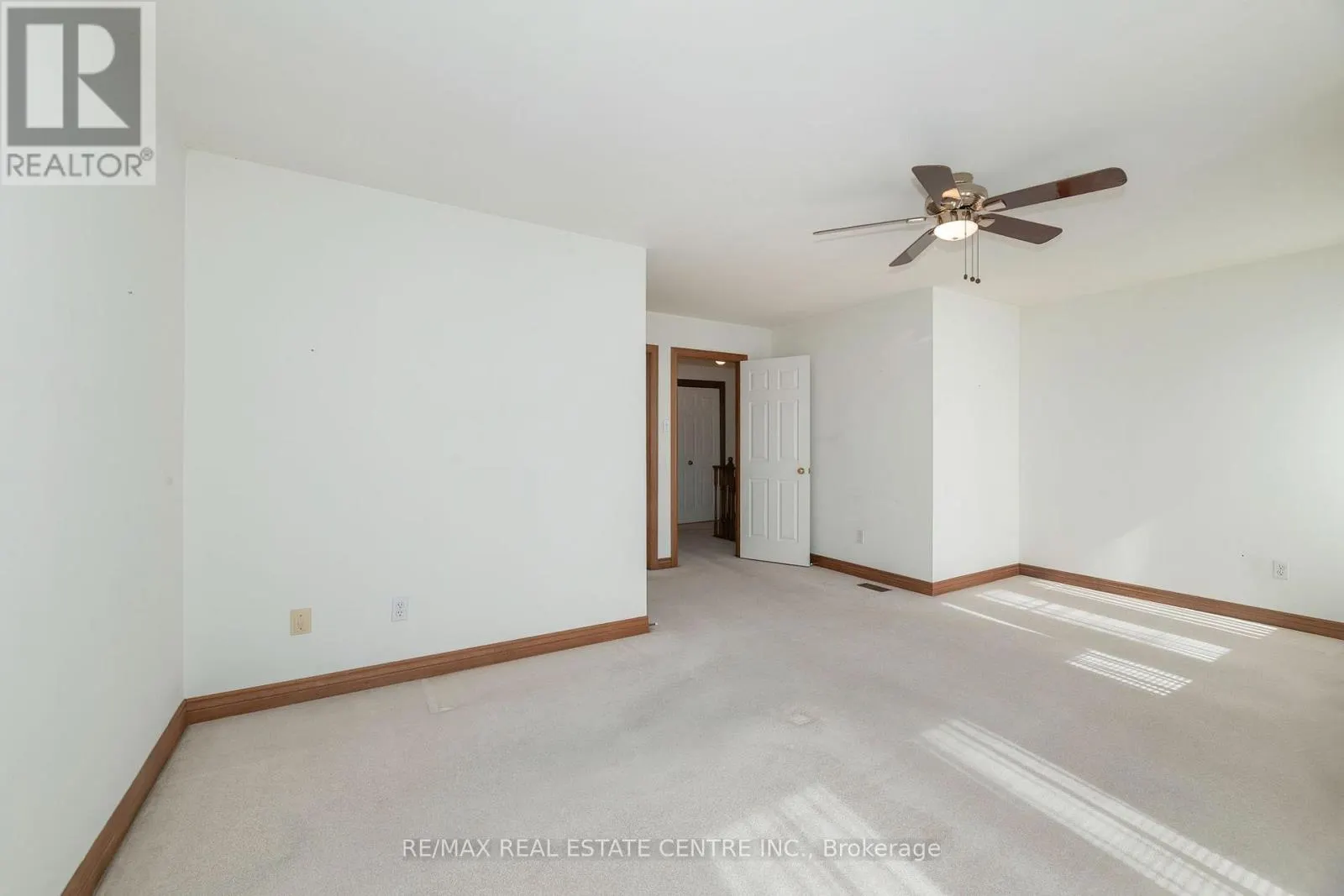 2 WALKER COURT