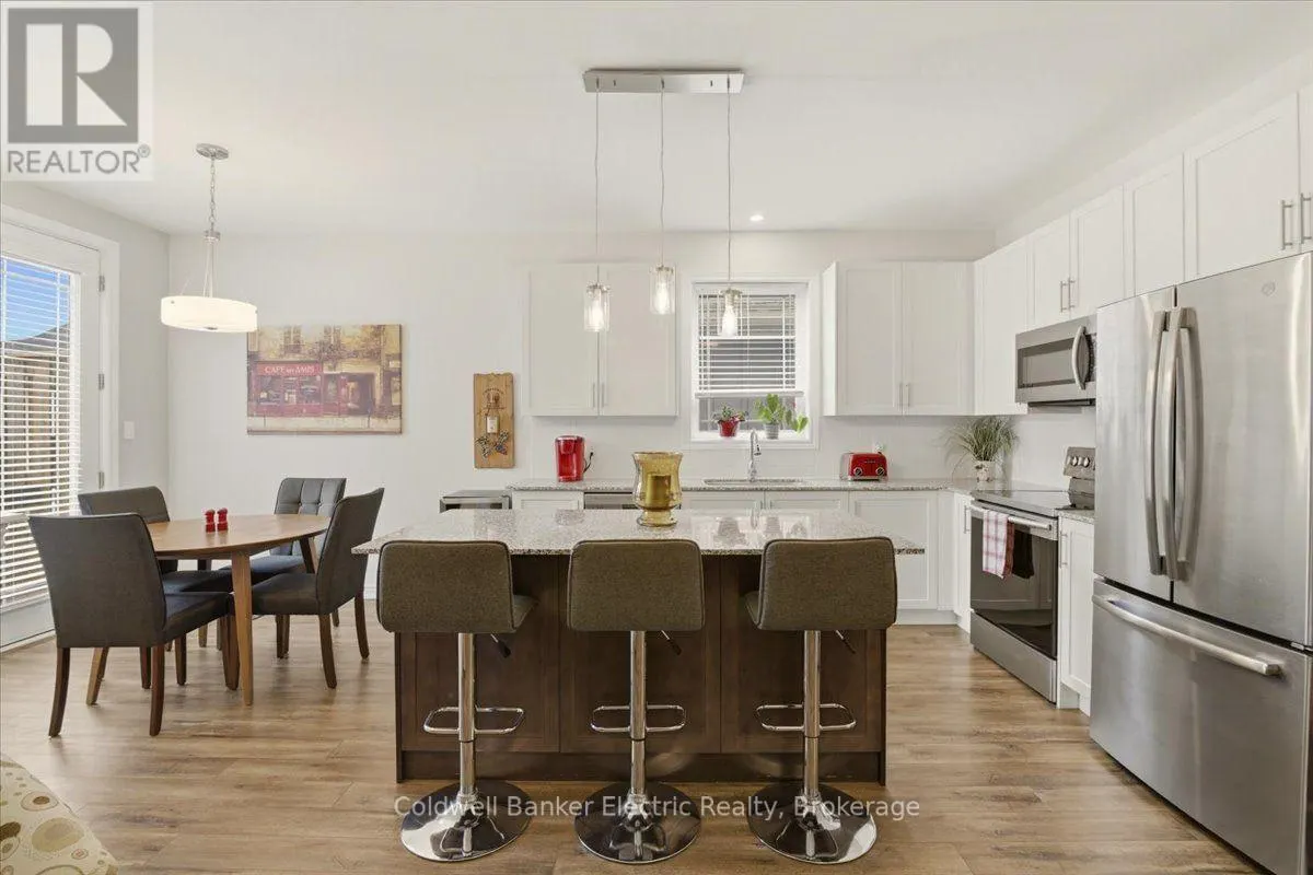 14 - 80 MARSH AVENUE #14