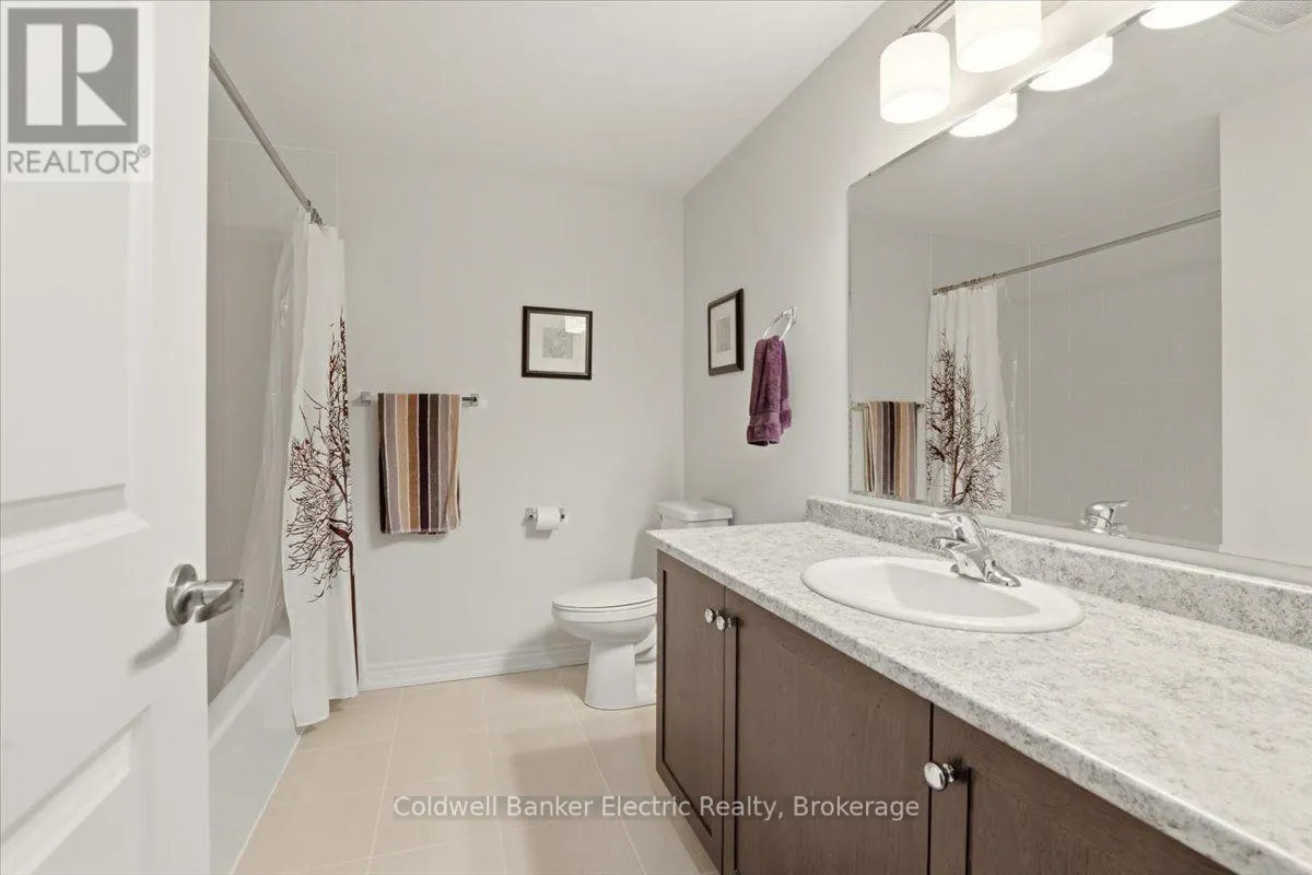 14 - 80 MARSH AVENUE #14