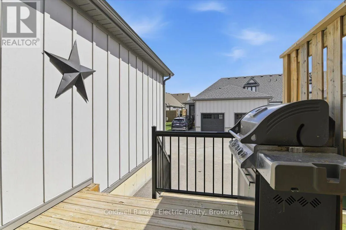 14 - 80 MARSH AVENUE #14