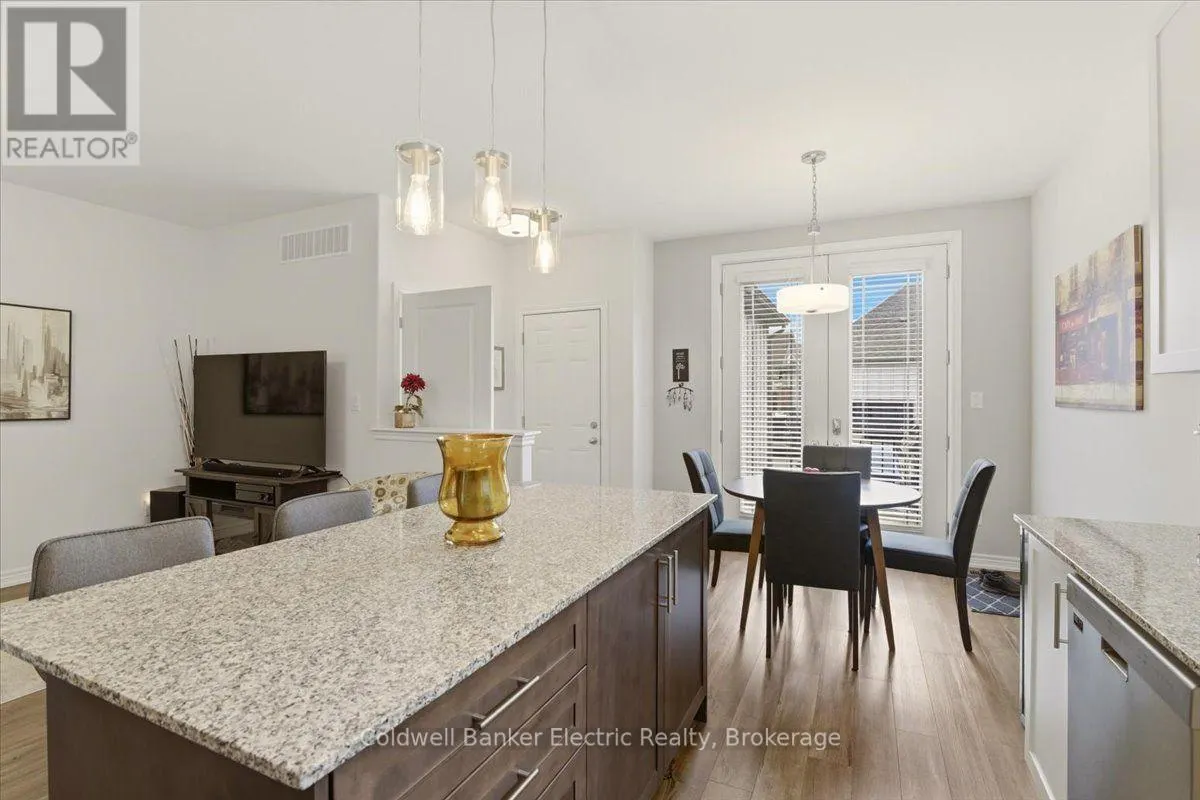 14 - 80 MARSH AVENUE #14
