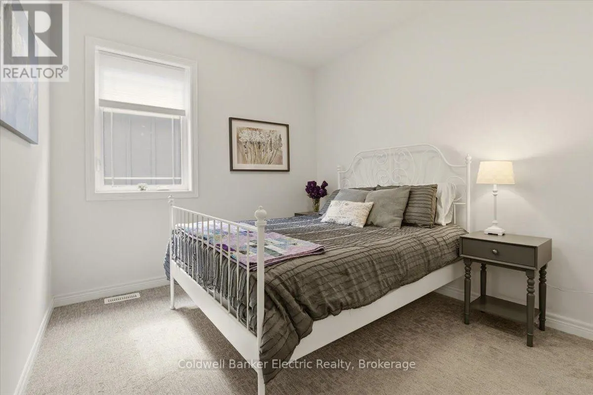 14 - 80 MARSH AVENUE #14