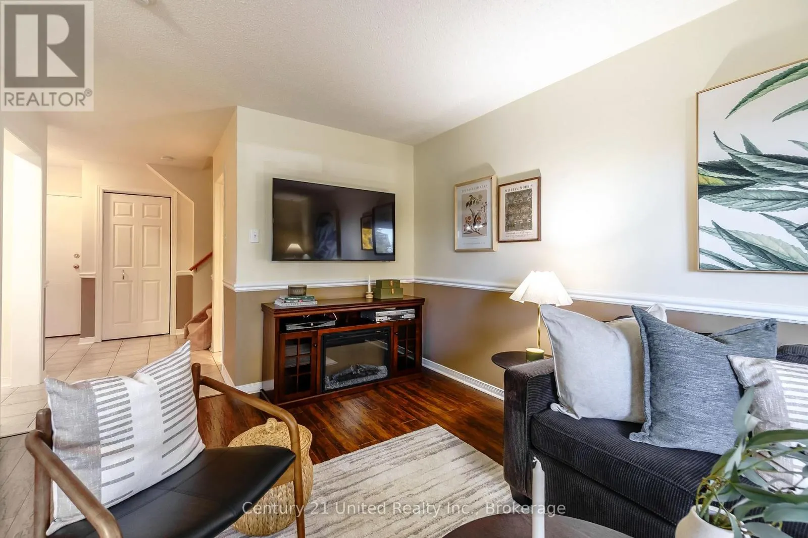 15 - 36 CHAMPLAIN CRESCENT #15