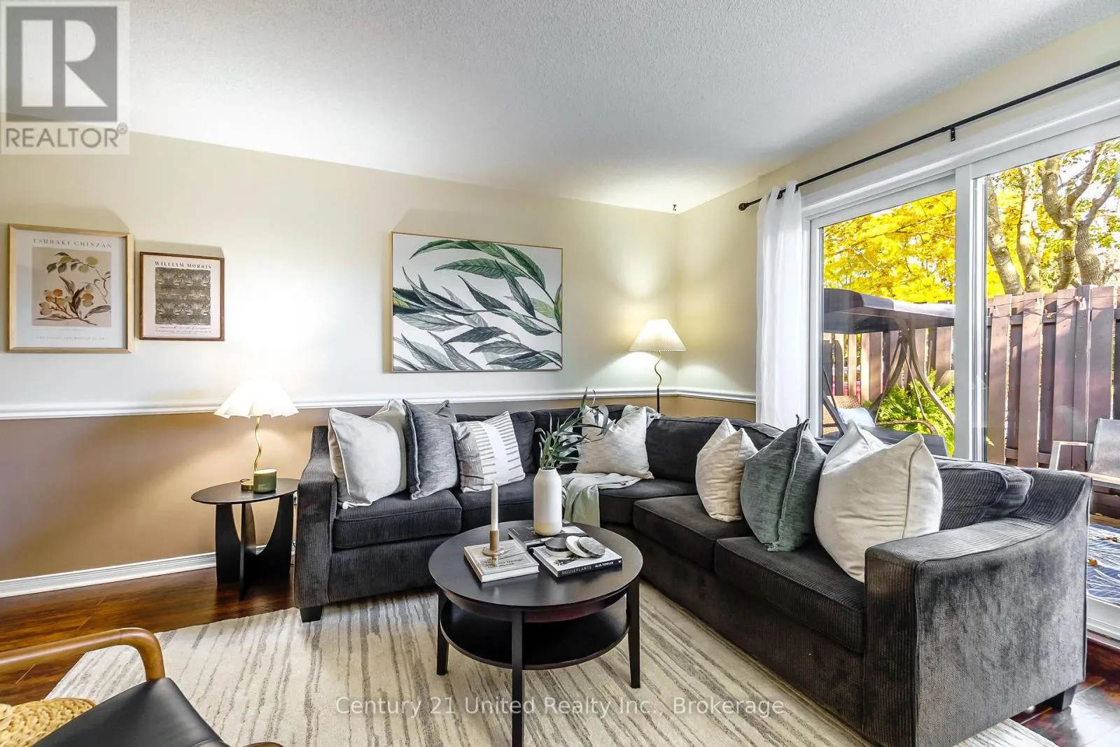 15 - 36 CHAMPLAIN CRESCENT #15