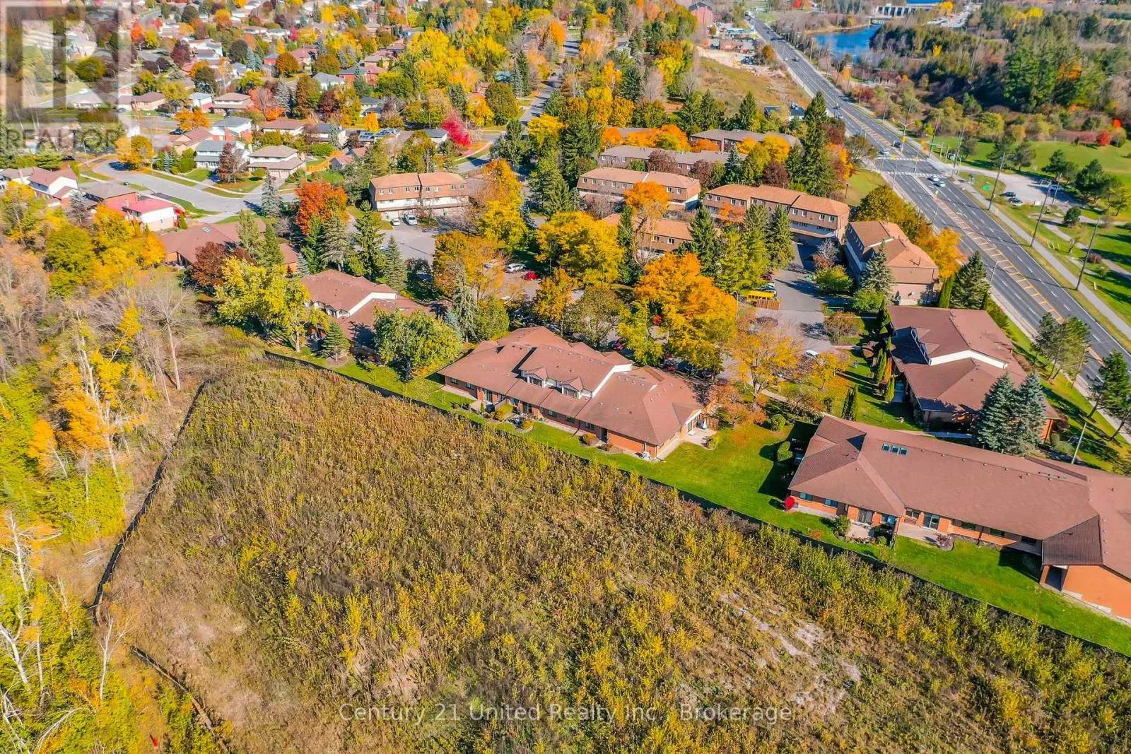 15 - 36 CHAMPLAIN CRESCENT #15