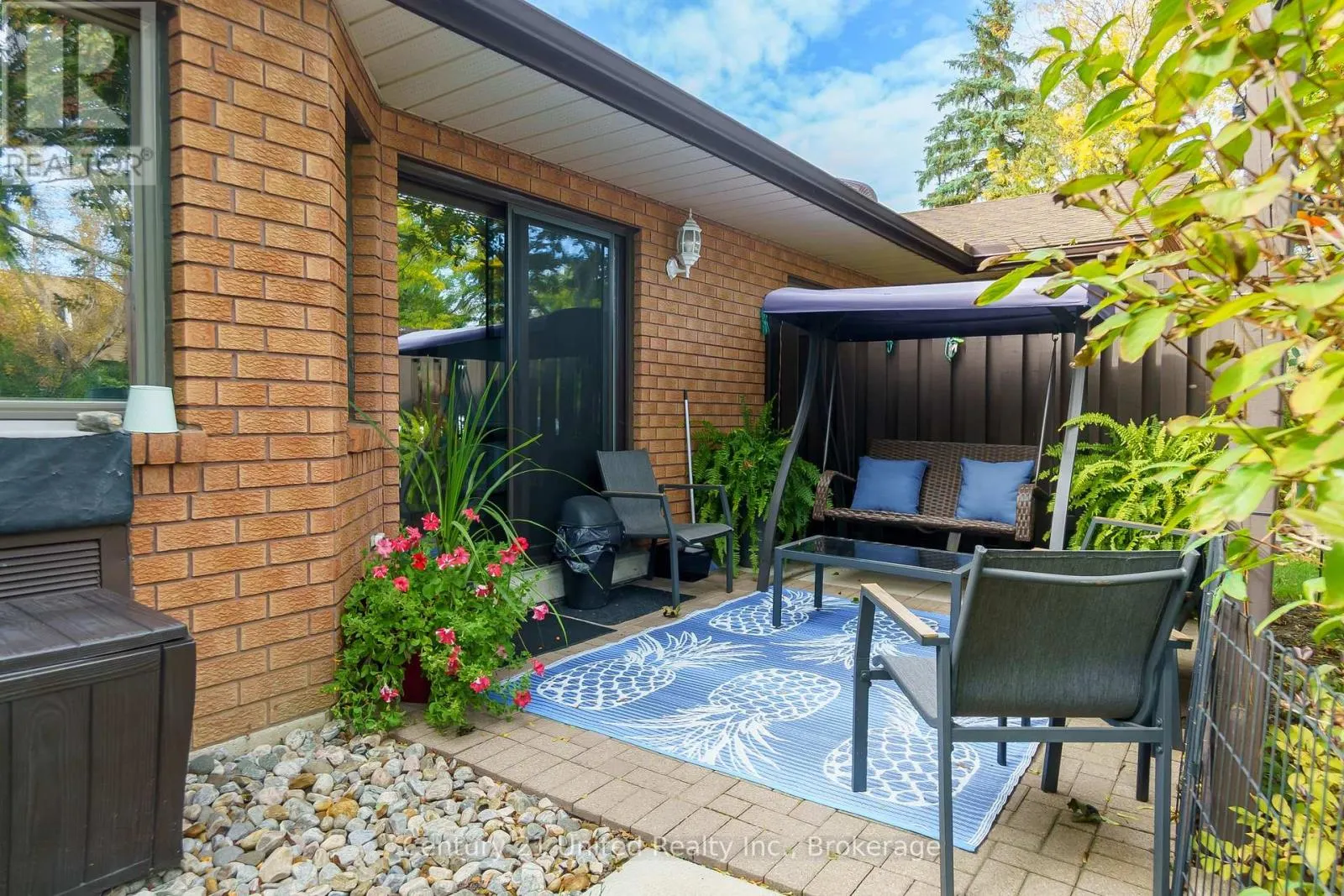 15 - 36 CHAMPLAIN CRESCENT #15
