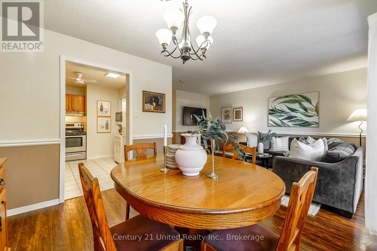 15 - 36 CHAMPLAIN CRESCENT #15