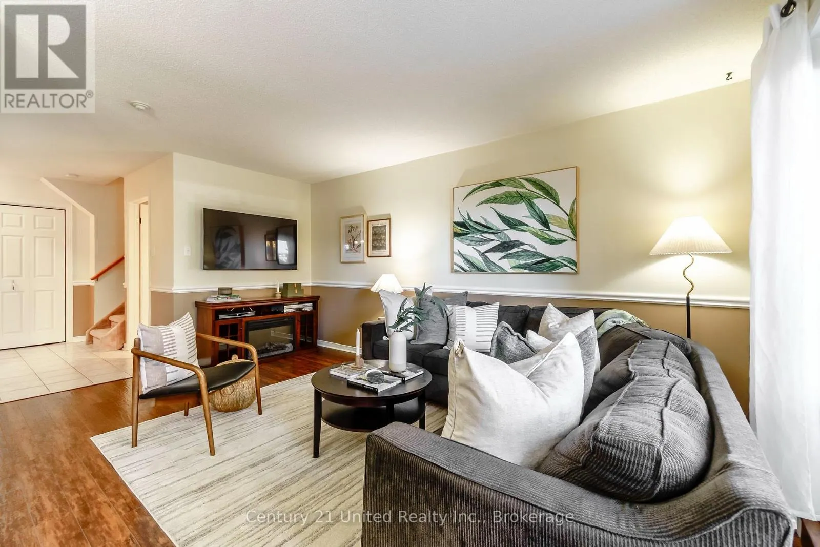 15 - 36 CHAMPLAIN CRESCENT #15