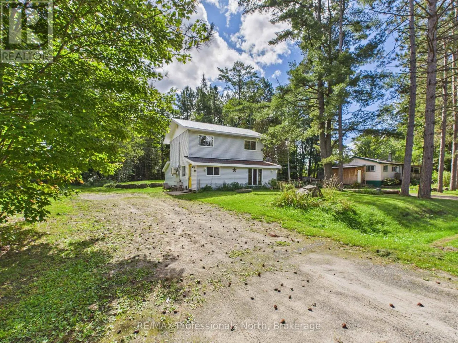 31 HUTCHESON BEACH ROAD E