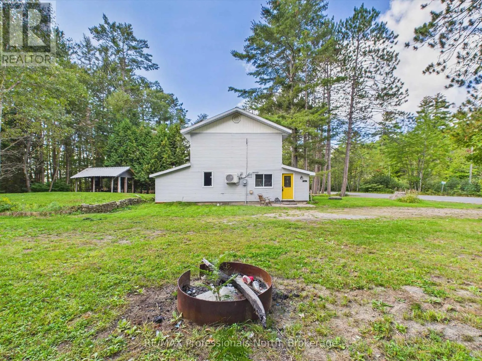 31 HUTCHESON BEACH ROAD E