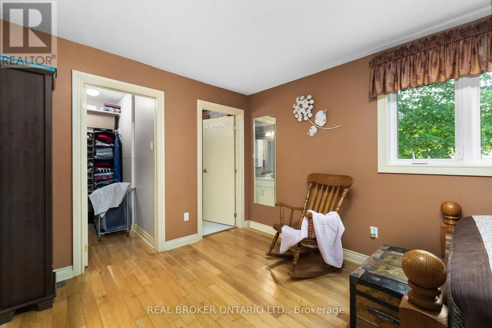 320 CLOTHIER STREET W