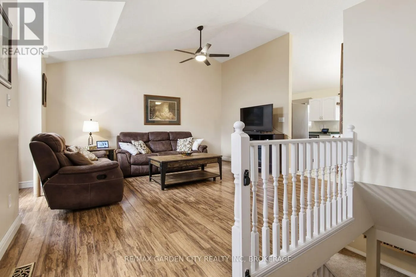 21 B KELSON AVENUE N