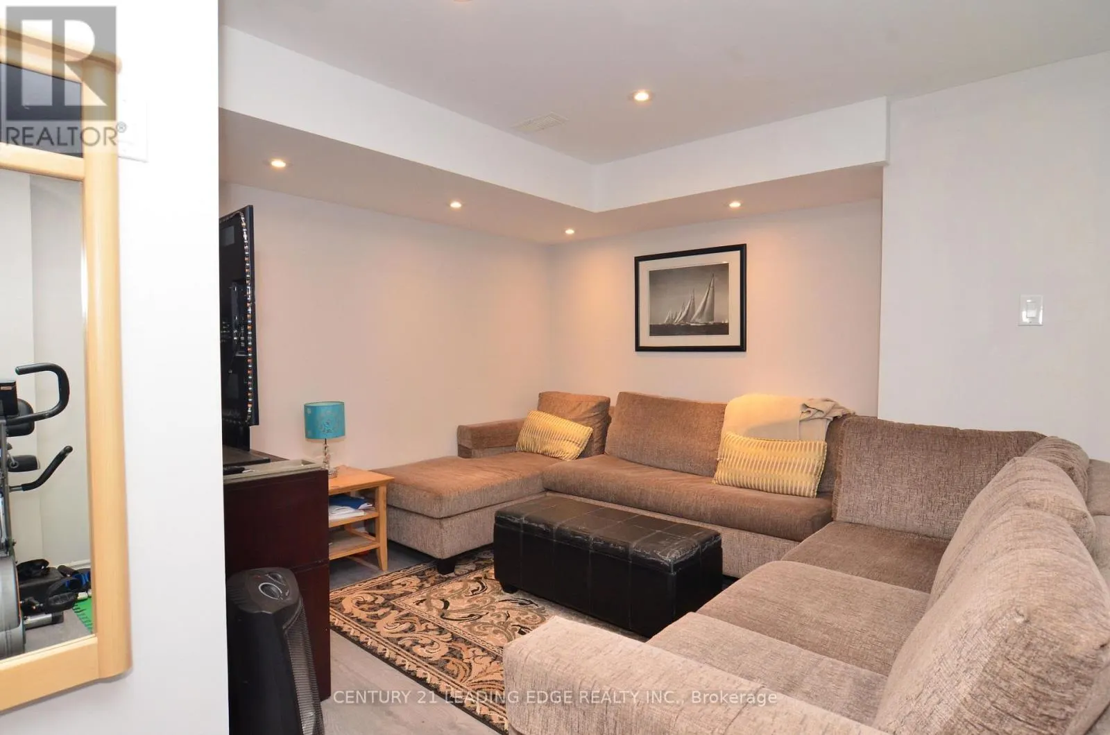 63 NORTHHILL AVENUE