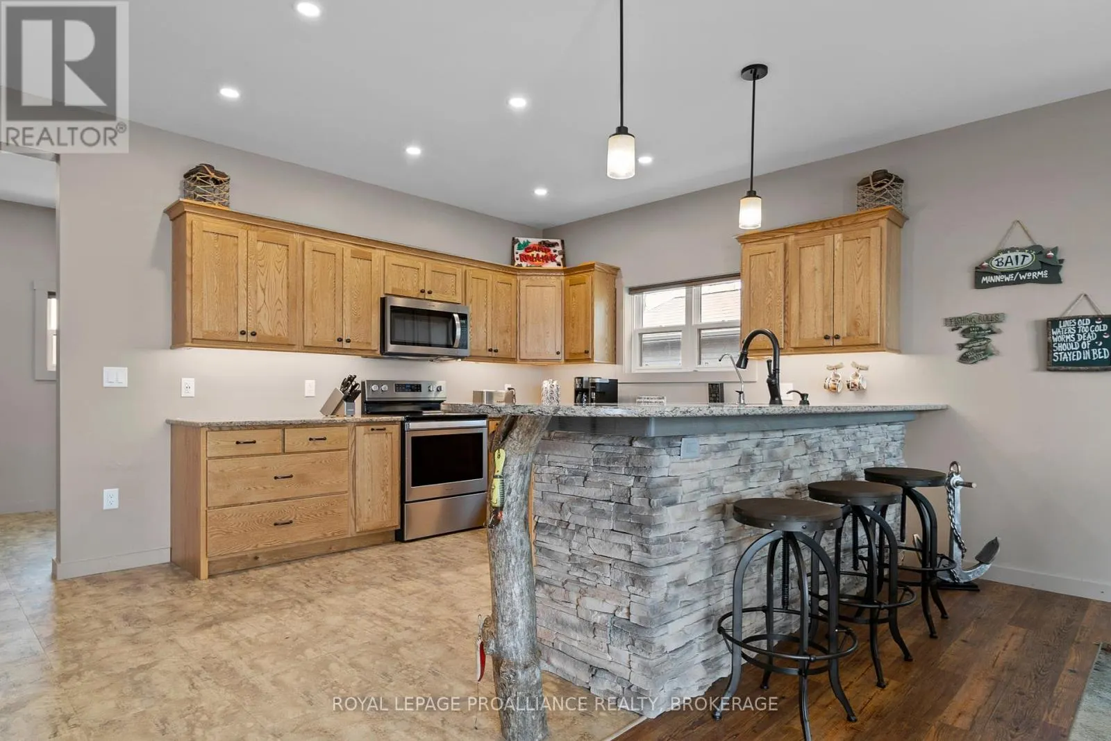 199 & 213 LEONE'S COVE LANE