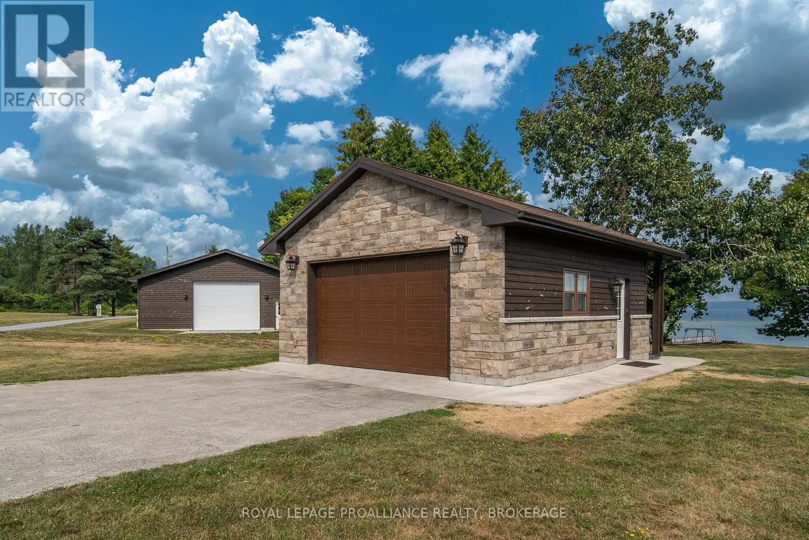 199 & 213 LEONE'S COVE LANE
