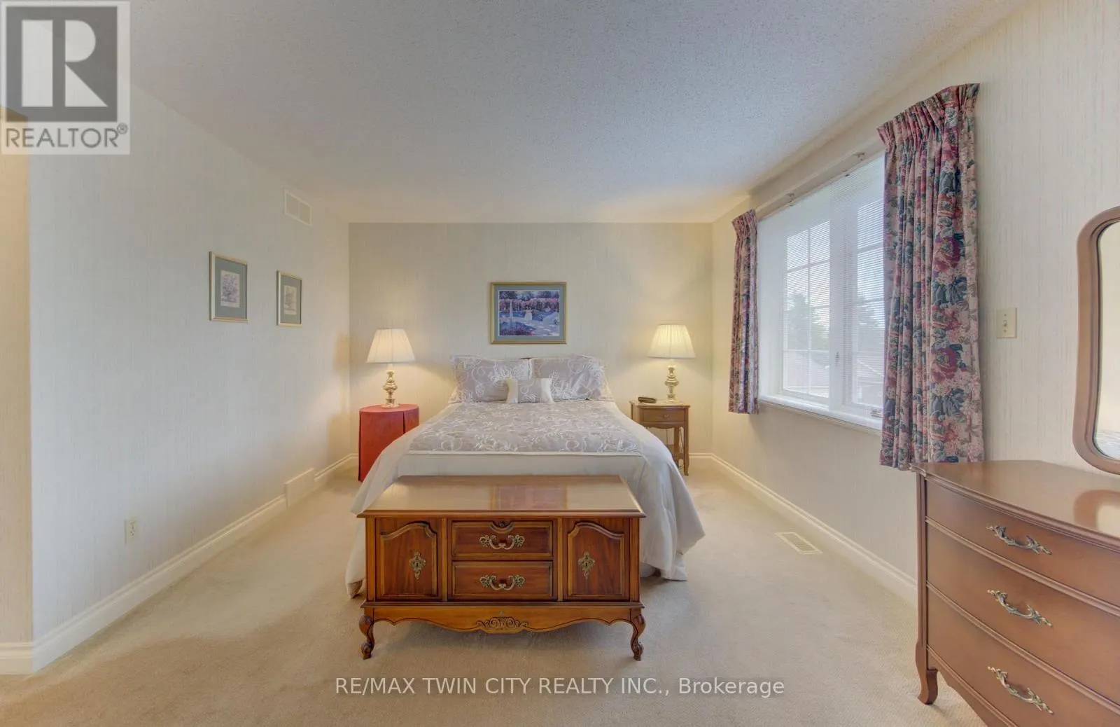 298 ROXTON DRIVE