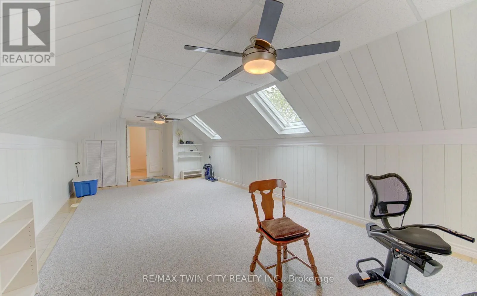298 ROXTON DRIVE