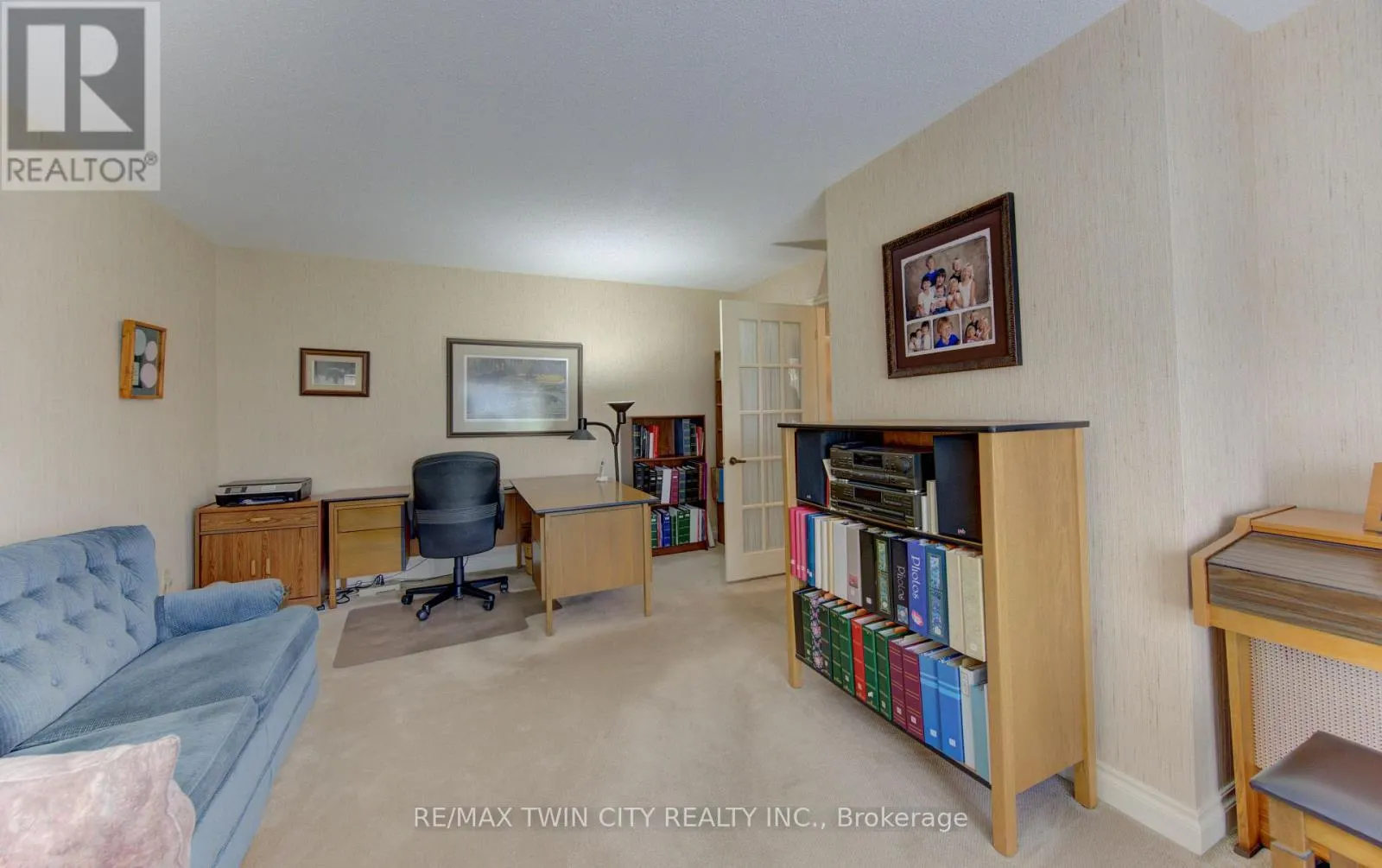298 ROXTON DRIVE