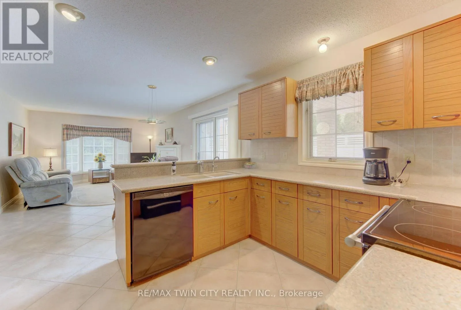 298 ROXTON DRIVE