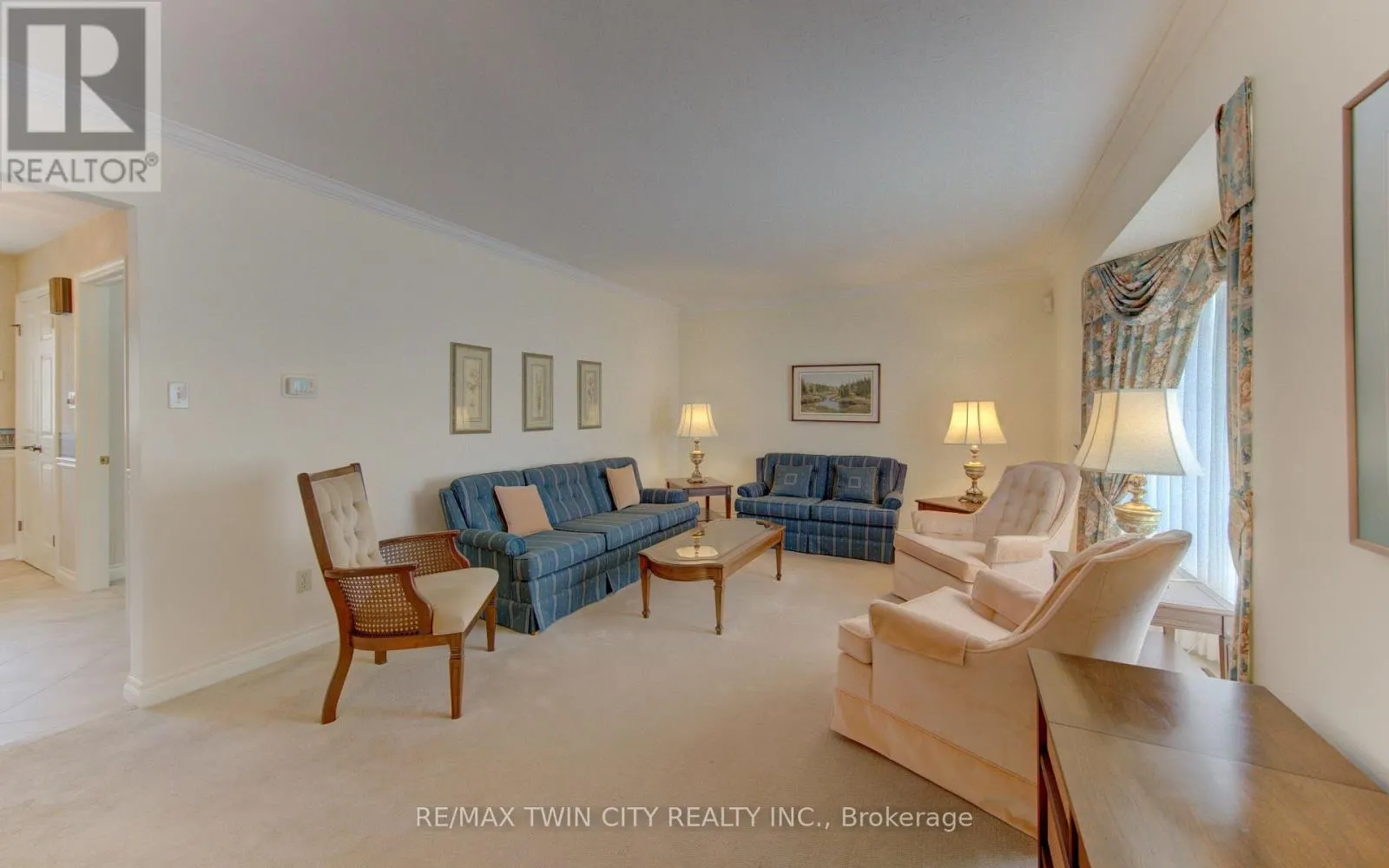298 ROXTON DRIVE