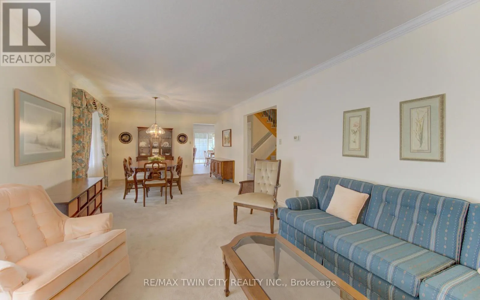 298 ROXTON DRIVE