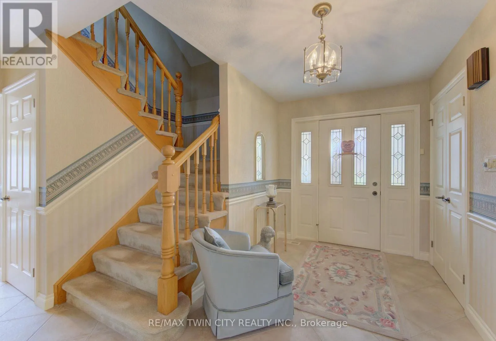 298 ROXTON DRIVE