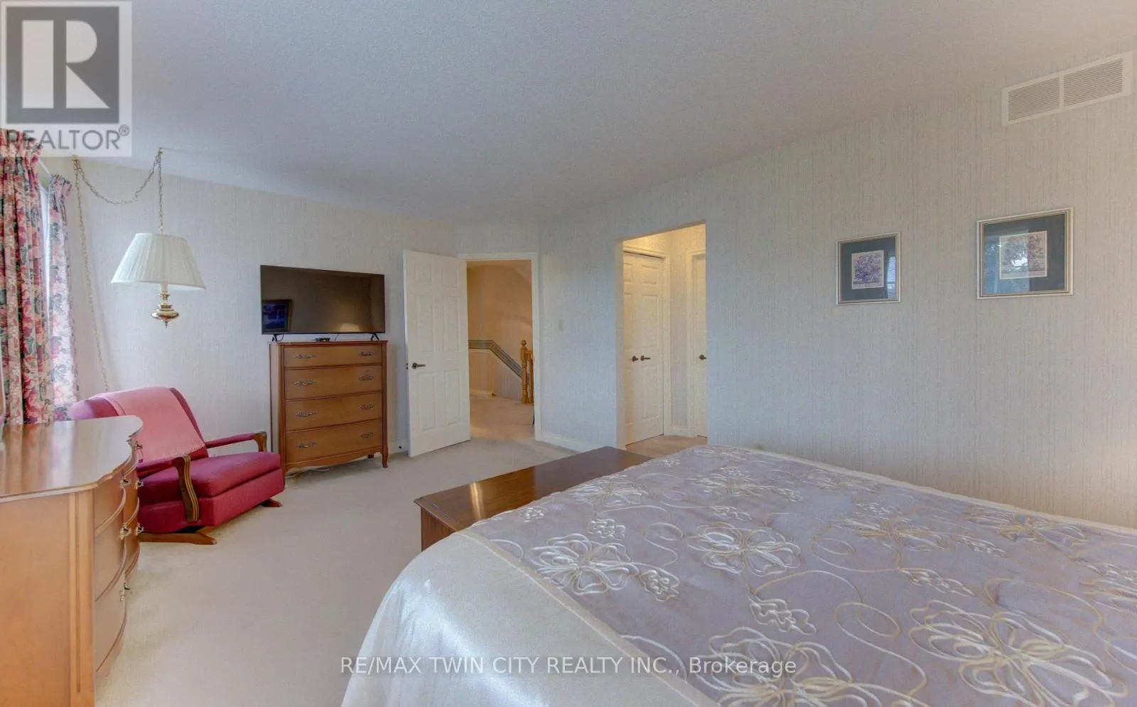 298 ROXTON DRIVE