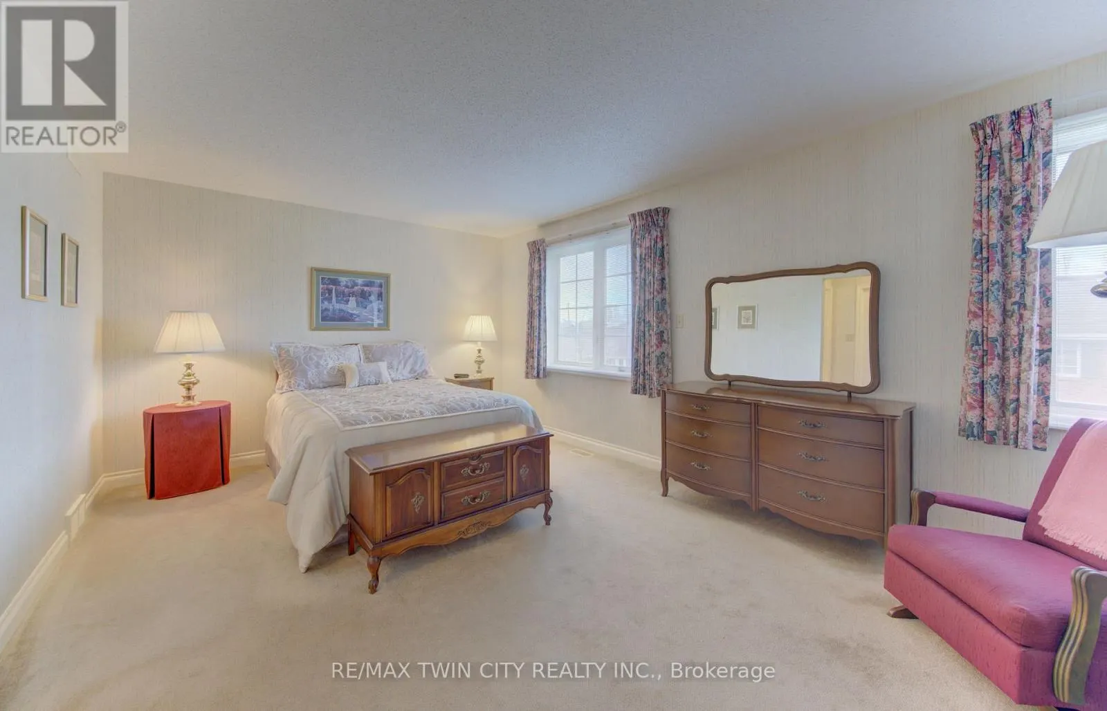 298 ROXTON DRIVE