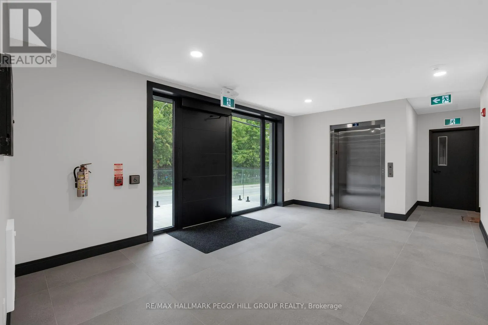 201 - 32 BRUNEL ROAD