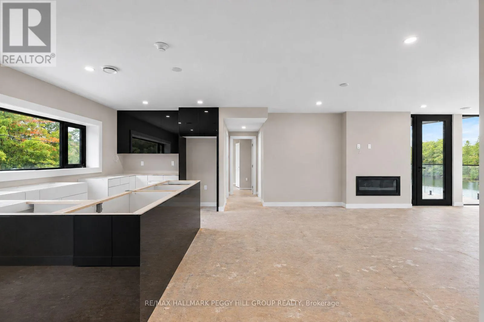 201 - 32 BRUNEL ROAD