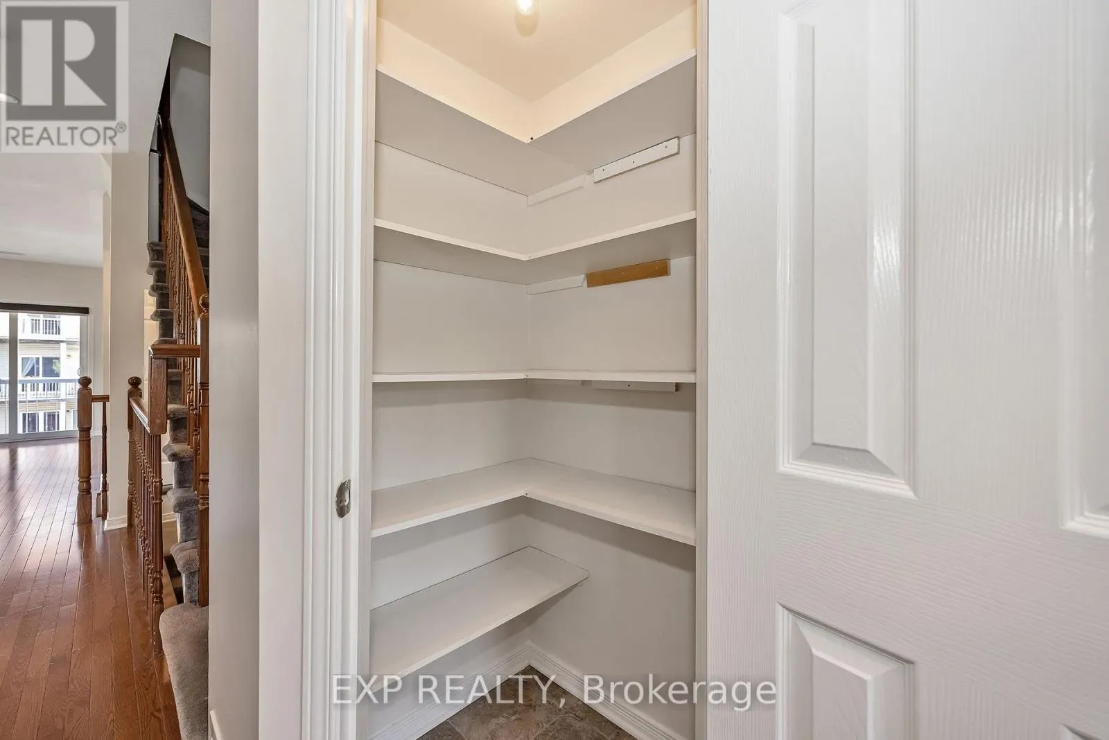 295 - 29 JARDIN PRIVATE E
