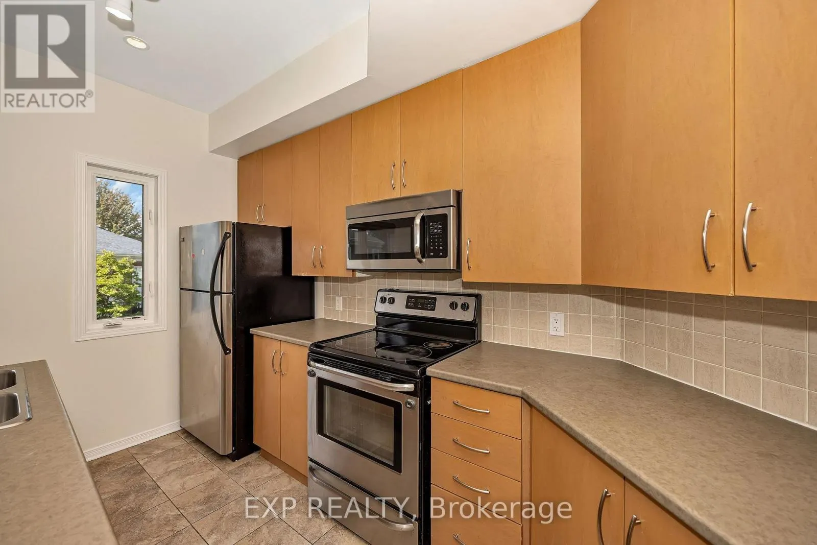 295 - 29 JARDIN PRIVATE E